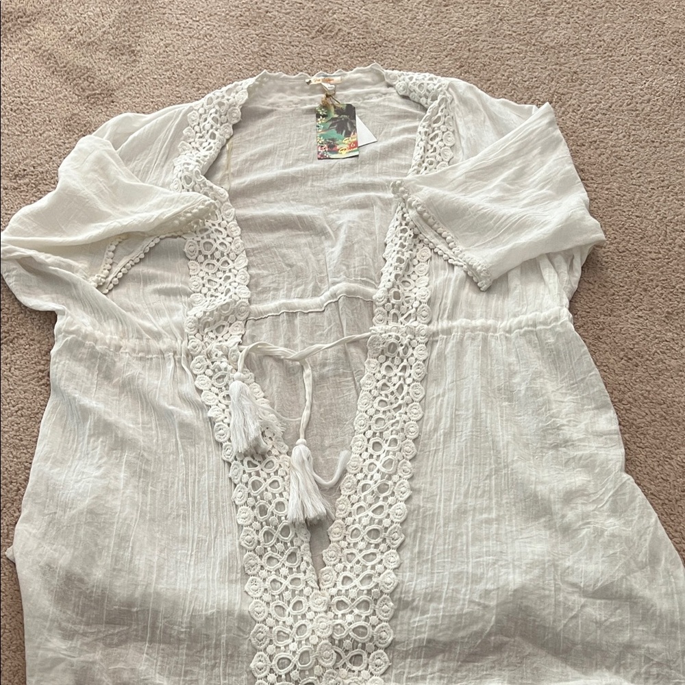 Chic White Women's Crochet Blouse